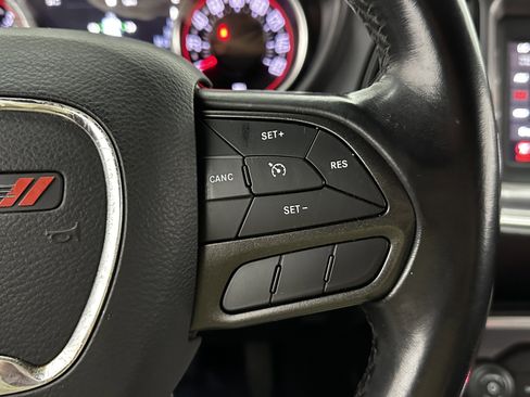 Used 2020 Dodge Challenger SXT image 21