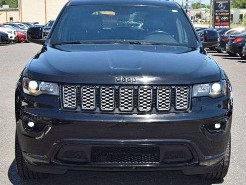 Used 2020 Jeep Grand Cherokee Laredo AWD/4WD image 9