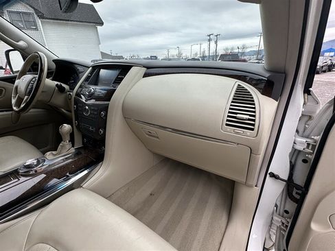 Used 2014 INFINITI QX80 4WD w/ Deluxe Touring Package image 19