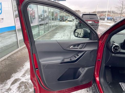 Used 2025 Chevrolet Equinox LT w/ Convenience Package II image 21