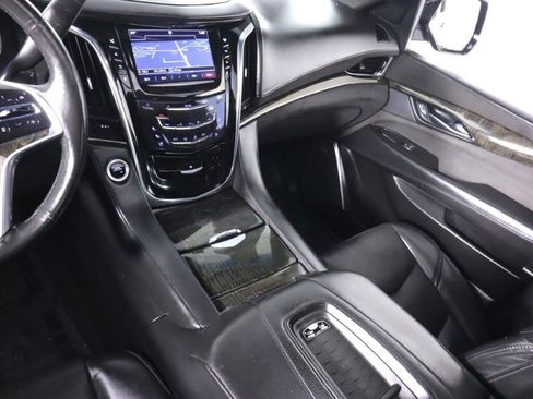 Used 2016 Cadillac Escalade ESV Platinum AWD/4WD image 32