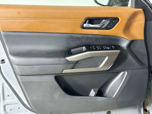 Used 2024 Nissan Pathfinder Platinum image 21