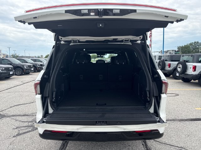 New 2027 Lincoln Navigator L Reserve w/ Jet Appearance Package AWD/4WD image 7