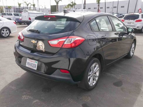 Used 2019 Chevrolet Cruze LS w/ LS Convenience Package FWD image 9