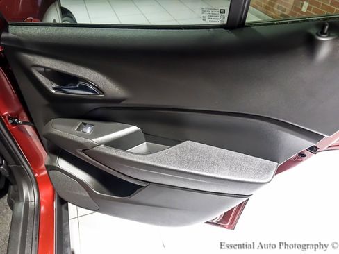 Used 2025 Chevrolet Trax LS w/ LS Convenience Package image 28