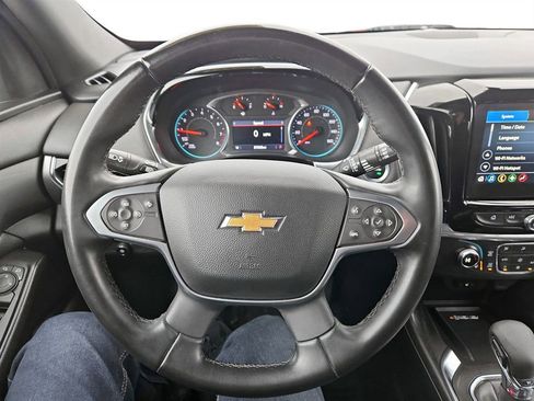 Used 2023 Chevrolet Traverse LT image 14