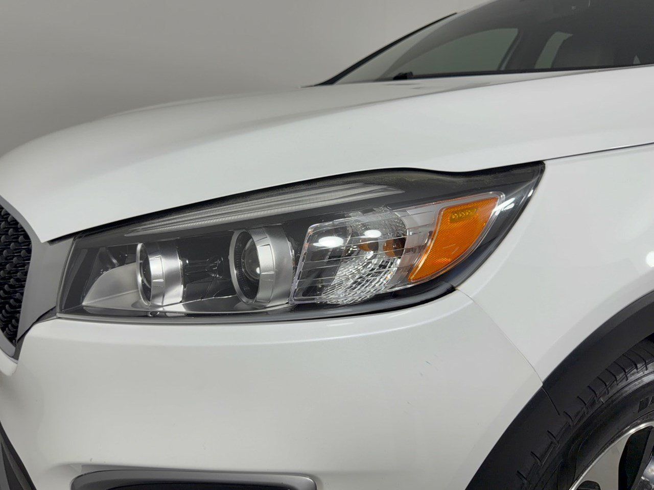 Used 2017 Kia Sorento EX w/ EX Premium Package FWD image 12