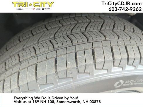 New 2025 Jeep Grand Cherokee L Altitude image 40