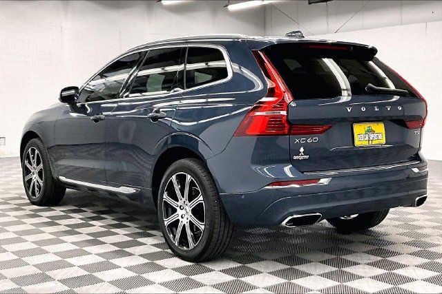 Used 2021 Volvo XC60 T5 Inscription w/ Advanced Package AWD/4WD image 2