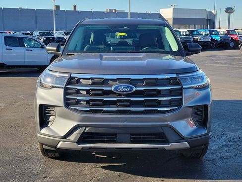 New 2026 Ford Explorer Active image 2