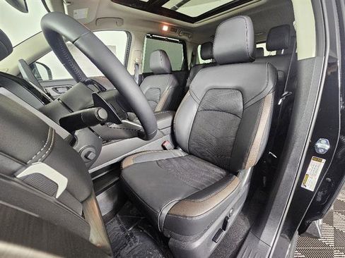 New 2025 Nissan Pathfinder Platinum image 30