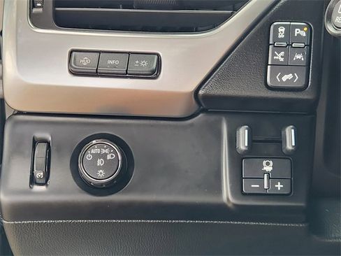 Used 2019 Chevrolet Suburban Premier w/ Premier Plus Edition image 21