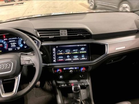 Certified 2025 Audi Q3 2.0T Premium w/ Convenience Package image 6