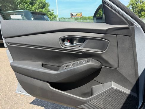 Certified 2025 Honda Accord SE image 31