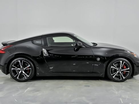 Used 2020 Nissan 370Z w/ Sport Package image 14