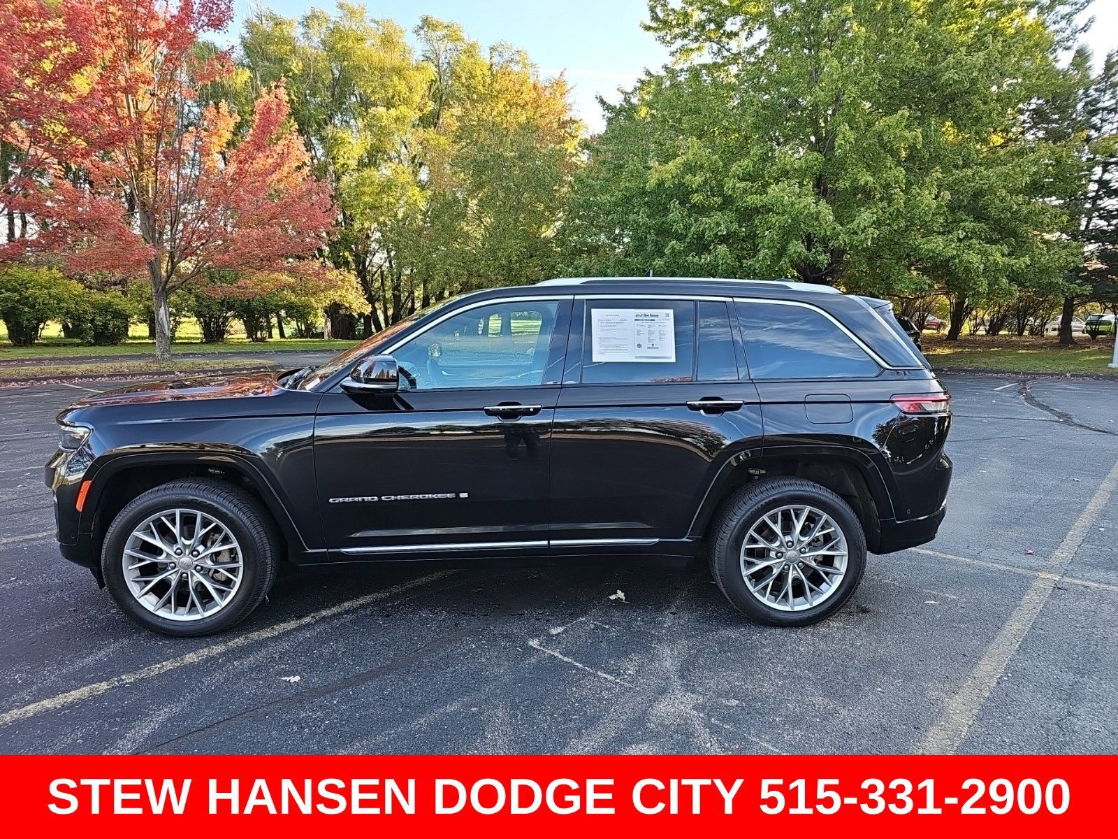 Used 2022 Jeep Grand Cherokee Summit AWD/4WD image 1