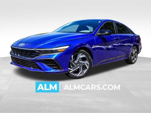 Used 2025 Hyundai Elantra Sport FWD image 1