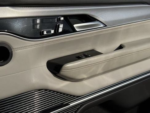 Used 2023 Jeep Grand Wagoneer Series II w/ Flexible Seating Group AWD/4WD image 28
