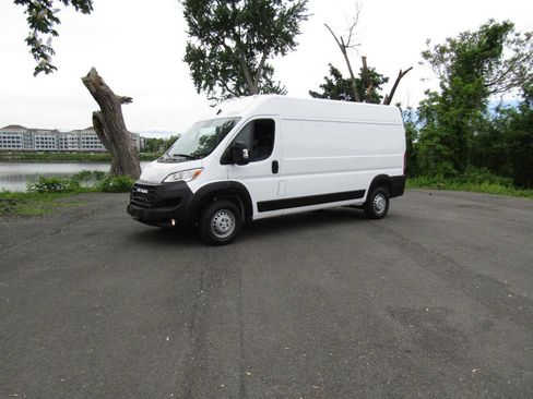 Used 2025 RAM ProMaster 3500 w/ Convenience Group FWD image 2