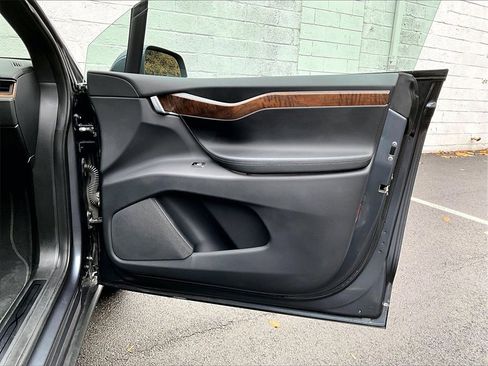 Used 2020 Tesla Model X Long Range image 29