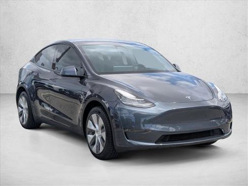 Used 2023 Tesla Model Y Long Range AWD/4WD image 3