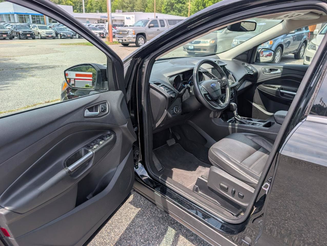 Used 2017 Ford Escape Titanium AWD/4WD image 14
