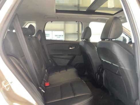 Used 2023 Nissan Rogue SL w/ SL Premium Package image 26