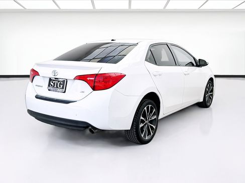 Used 2017 Toyota Corolla SE FWD image 4