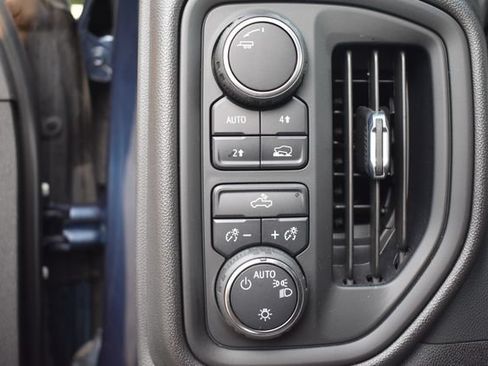 Certified 2022 Chevrolet Silverado 1500 Custom AWD/4WD image 19