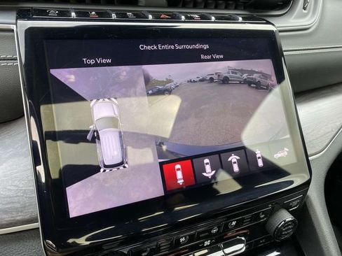 Used 2021 Jeep Grand Cherokee L Limited w/ Luxury Tech Group II image 31