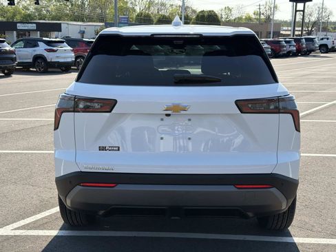 New 2026 Chevrolet Equinox LT FWD image 13