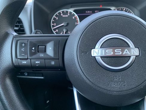 Used 2024 Nissan Rogue S AWD/4WD image 17