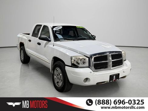 Used 2005 Dodge Dakota Laramie w/ Sport Appearance Group AWD/4WD image 3