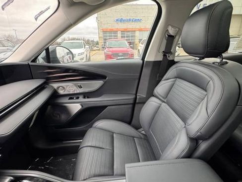 New 2026 Lincoln Nautilus Reserve image 32