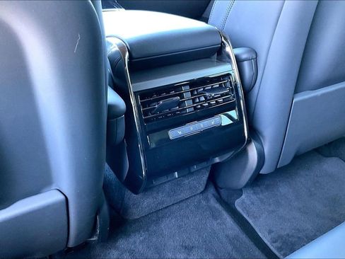 Certified 2025 Land Rover Range Rover Sport SE image 10