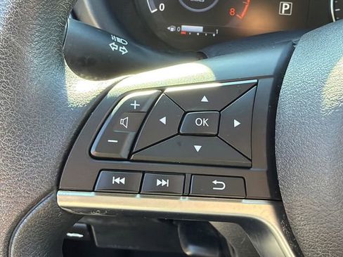 Used 2021 Nissan Kicks SV image 24