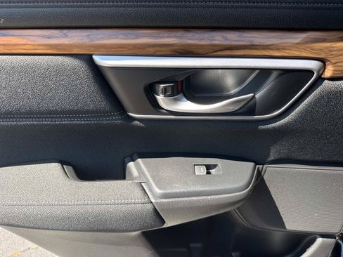 Used 2017 Honda CR-V EX image 12