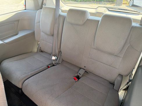 Used 2017 Honda Odyssey SE image 21