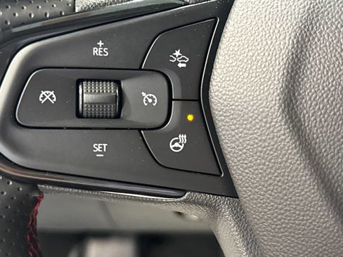 New 2026 Chevrolet Trax RS w/ Sunroof Package FWD image 4