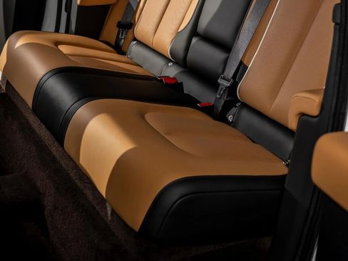 Used 2024 Rolls-Royce Cullinan Black Badge w/ Dark Exterior Package image 33