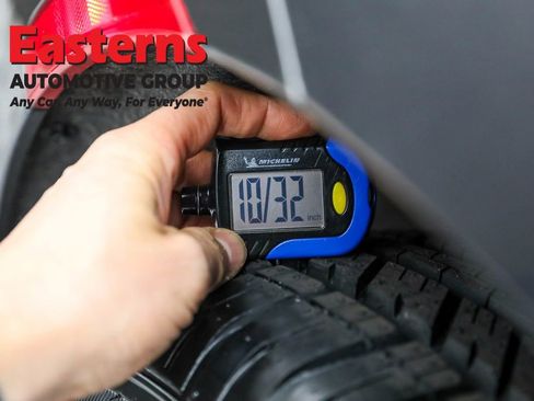 Used 2023 Chrysler Voyager LX image 30