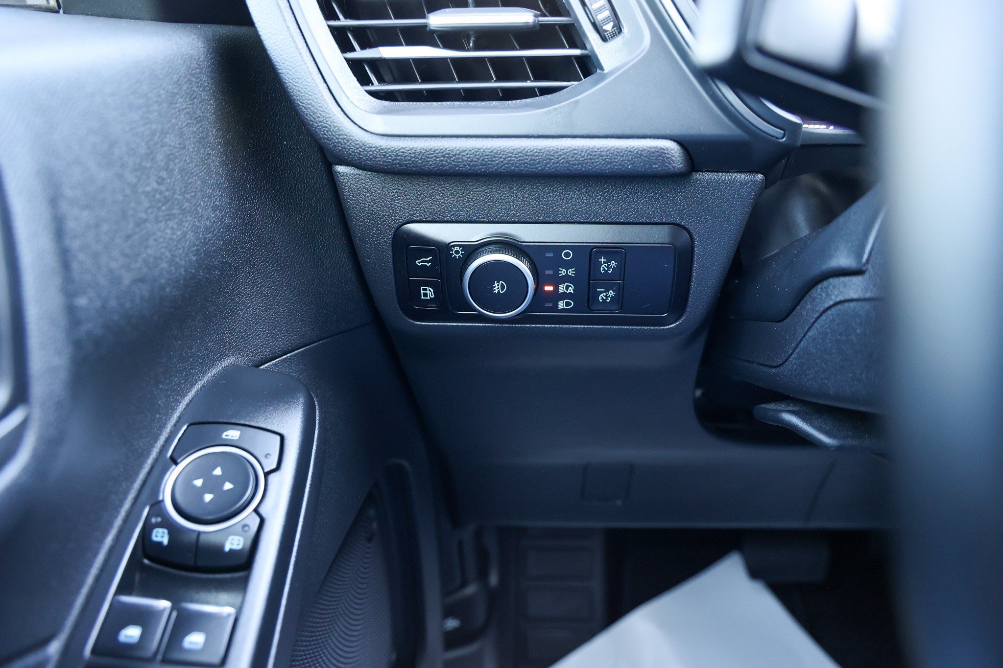 Used 2026 Ford Escape SE FWD image 17