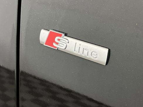 Used 2024 Audi Q3 2.0T Premium image 28