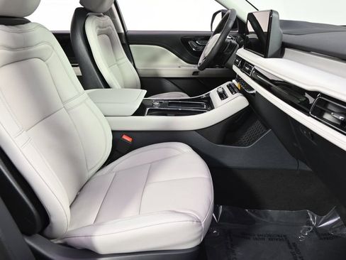 New 2026 Lincoln Aviator Reserve image 16