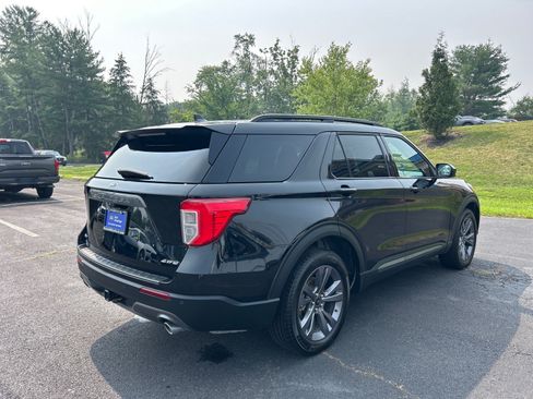Certified 2024 Ford Explorer XLT w/ Equipment Group 202A AWD/4WD image 18