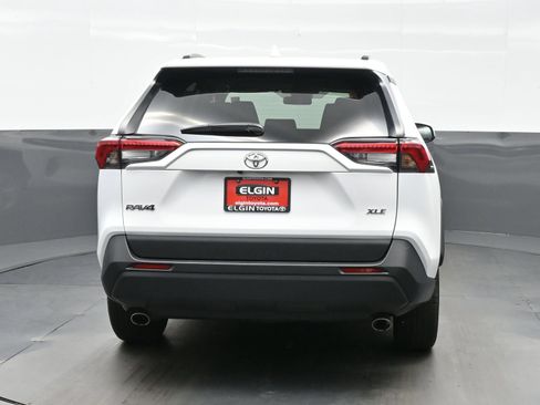 Used 2024 Toyota RAV4 XLE FWD image 5