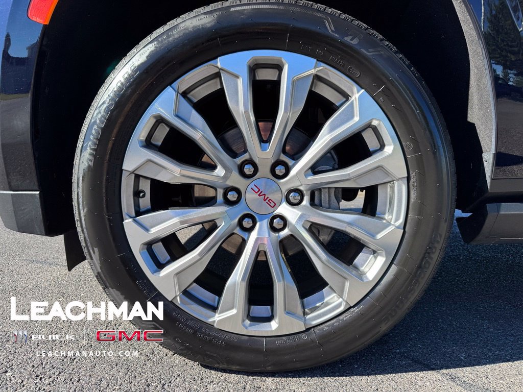 Used 2024 GMC Yukon Denali AWD/4WD image 8