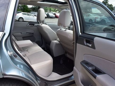 Used 2011 Subaru Forester 2.5X Premium w/ All-Weather Pkg AWD/4WD image 20