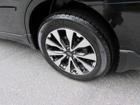 Used 2016 Subaru Outback 2.5i Limited AWD/4WD image 11
