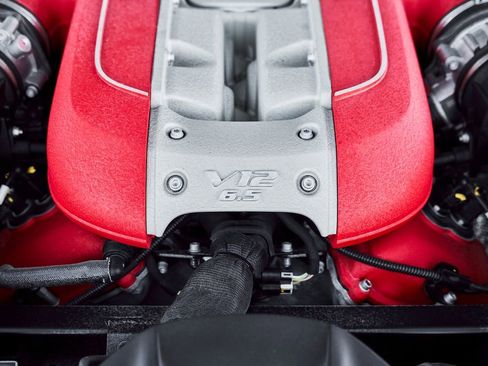 Used 2021 Ferrari 812 GTS RWD image 21